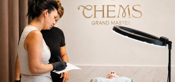 Comment choisir la bonne école de formation en Microblading & Shading en 2026 ?